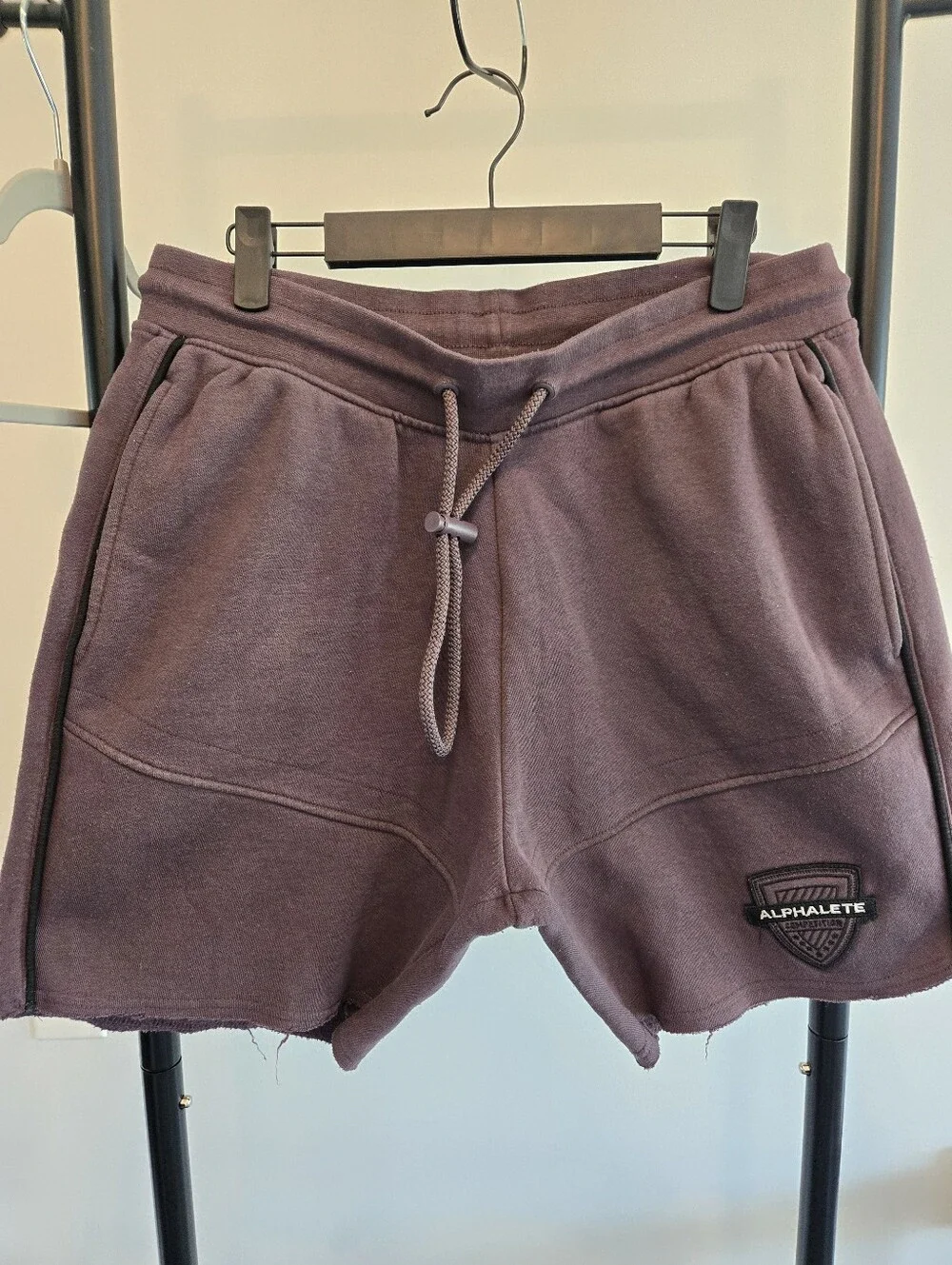 Alphalete Men’s L Brown/Mauve Fleece Sweat Shorts Raw Hem
